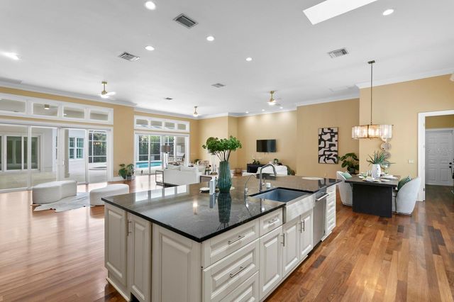 16504 AVILA BOULEVARD, Tampa, FL 33613