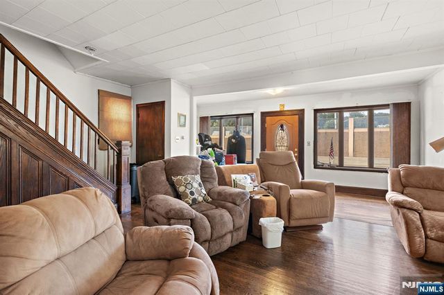 420 Rutherford Avenue, Lyndhurst, NJ 07071