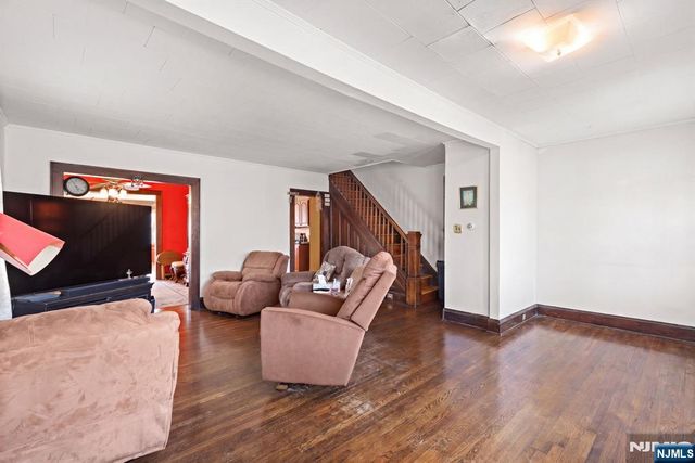 420 Rutherford Avenue, Lyndhurst, NJ 07071