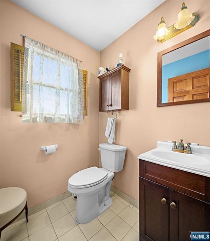 420 Rutherford Avenue, Lyndhurst, NJ 07071