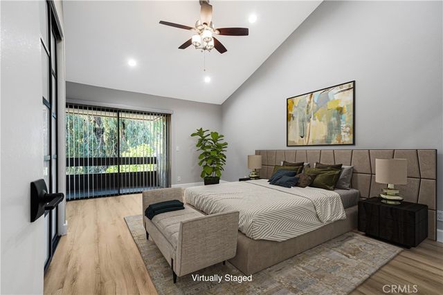 5800 Owensmouth Avenue 4, Woodland Hills, CA 91367