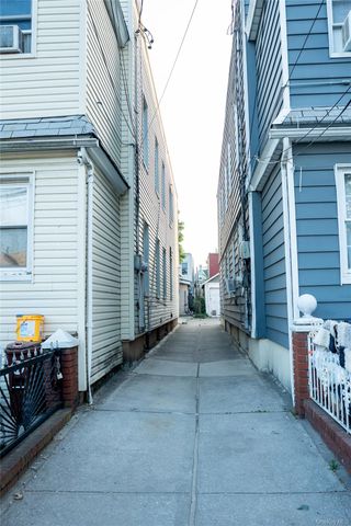 9324 123rd Street, Richmond Hill, NY 11419