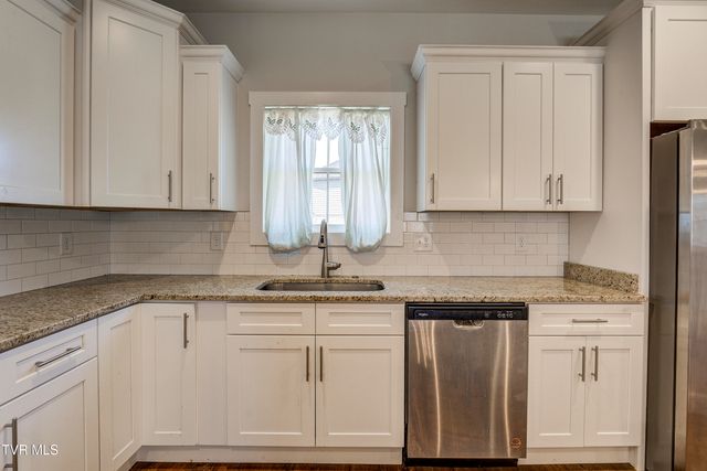 1070 Cabot Cove, Jonesborough, TN 37659