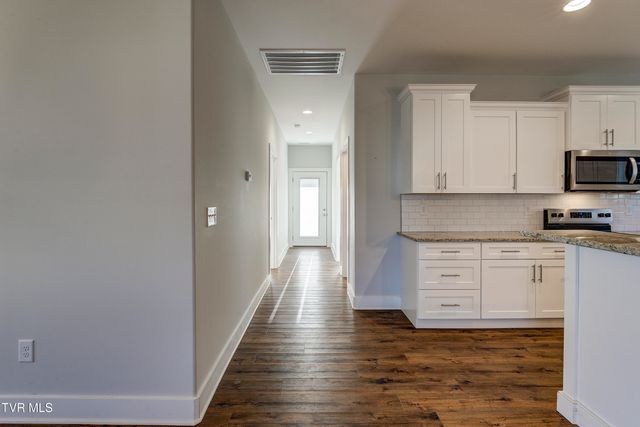 1070 Cabot Cove, Jonesborough, TN 37659