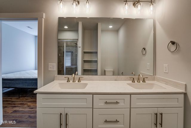 1070 Cabot Cove, Jonesborough, TN 37659