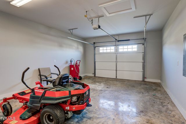 1070 Cabot Cove, Jonesborough, TN 37659