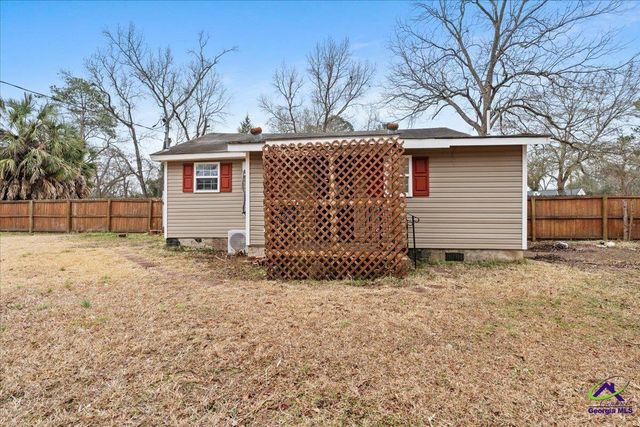 25 Martin Luther King Jr Boulevard, Hawkinsville, GA 31036