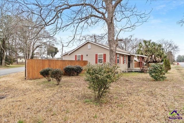 25 Martin Luther King Jr Boulevard, Hawkinsville, GA 31036