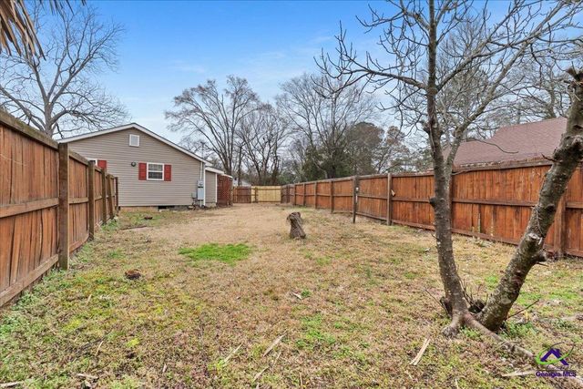 25 Martin Luther King Jr Boulevard, Hawkinsville, GA 31036