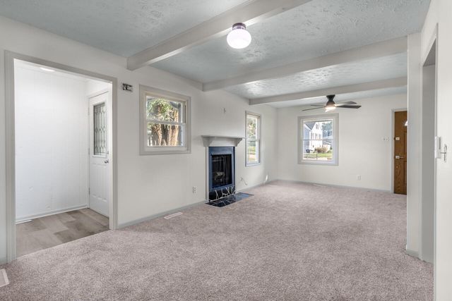 2008 AVENUE E, Council Bluffs, IA 51501