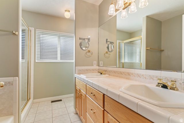 1762 E WHISPERING OAKS DR, Ogden, UT 84403