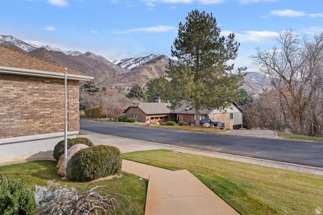 1762 E WHISPERING OAKS DR, Ogden, UT 84403