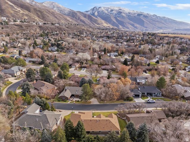 1762 E WHISPERING OAKS DR, Ogden, UT 84403