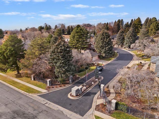 1762 E WHISPERING OAKS DR, Ogden, UT 84403
