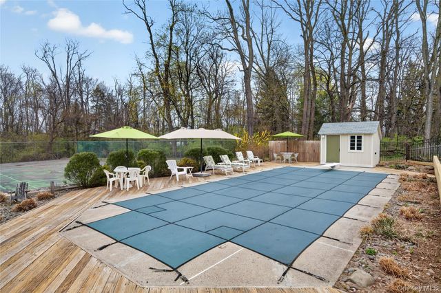 90 Quaker Avenue, Cornwall, NY 12518