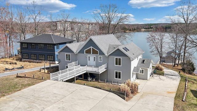 312 Spring DR, Huddleston, VA 24104