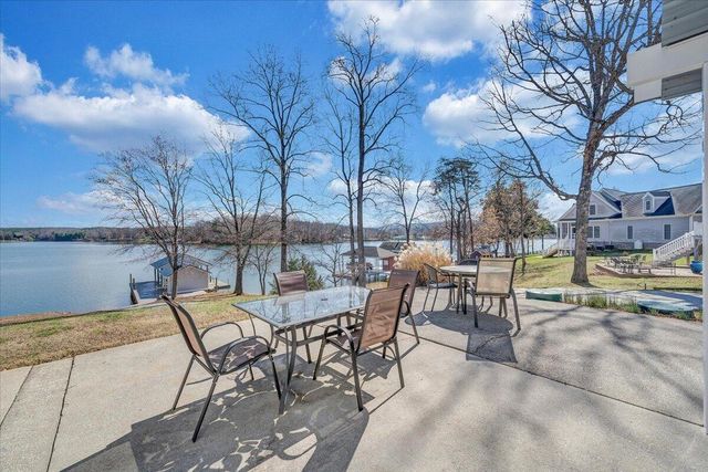 312 Spring DR, Huddleston, VA 24104