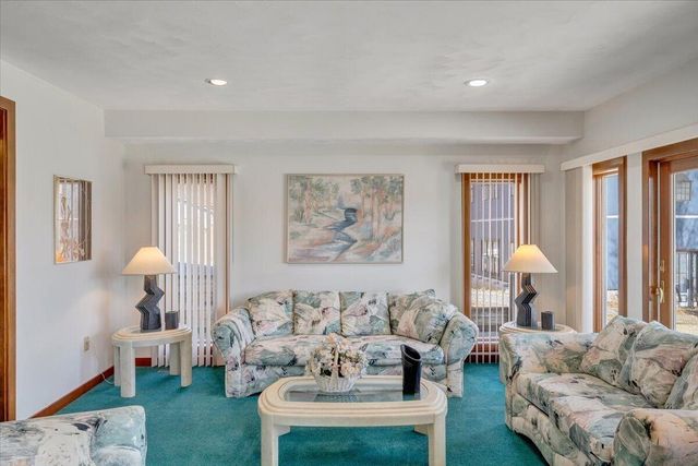 312 Spring DR, Huddleston, VA 24104