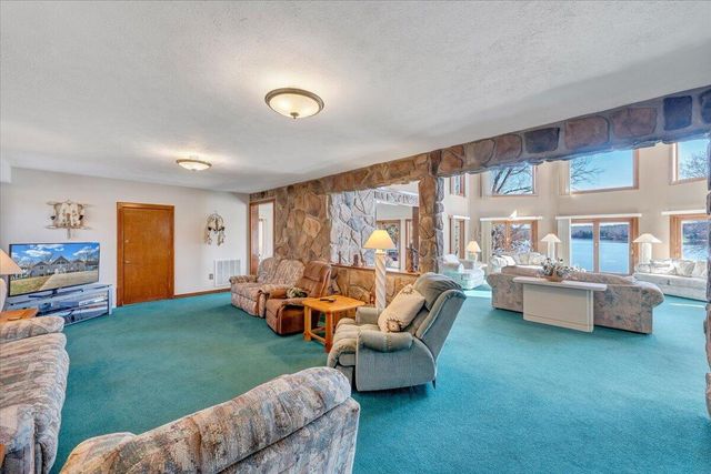 312 Spring DR, Huddleston, VA 24104