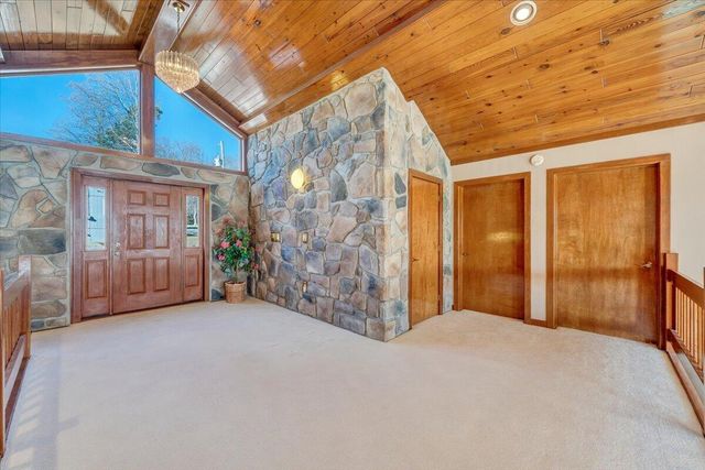 312 Spring DR, Huddleston, VA 24104