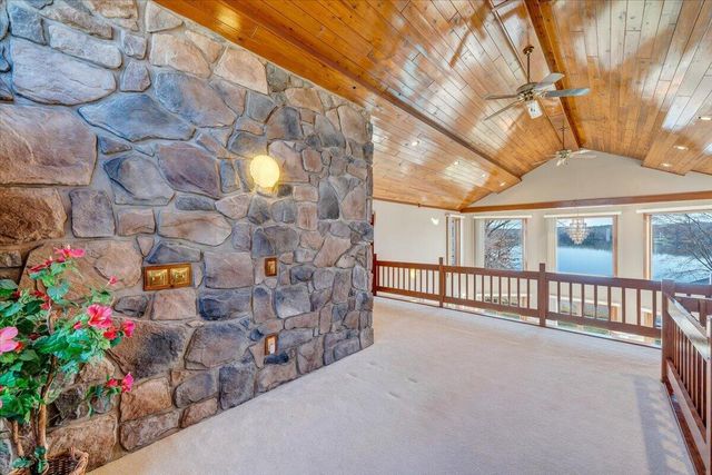 312 Spring DR, Huddleston, VA 24104