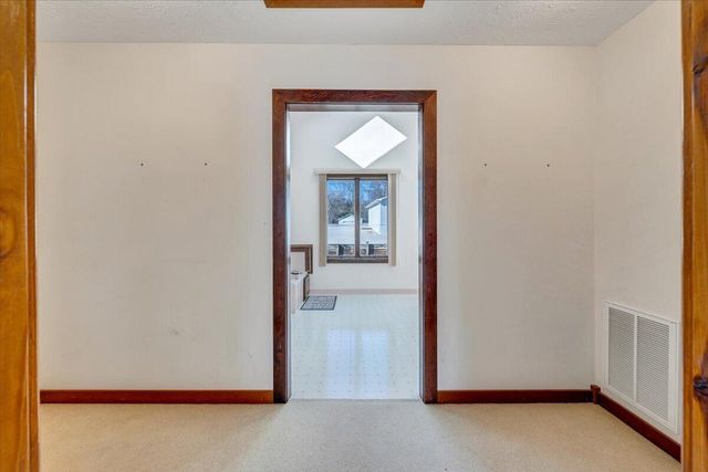 312 Spring DR, Huddleston, VA 24104