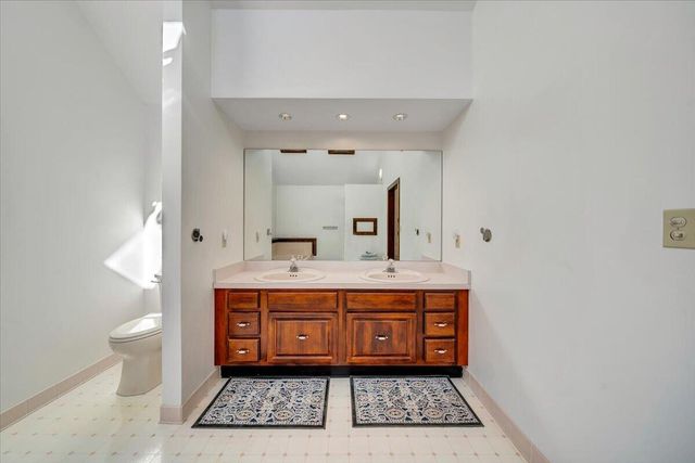 312 Spring DR, Huddleston, VA 24104