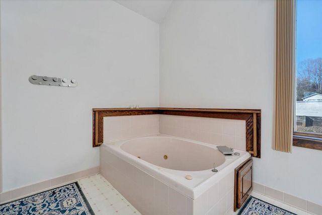 312 Spring DR, Huddleston, VA 24104