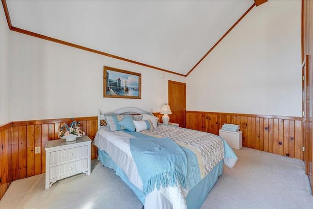 312 Spring DR, Huddleston, VA 24104