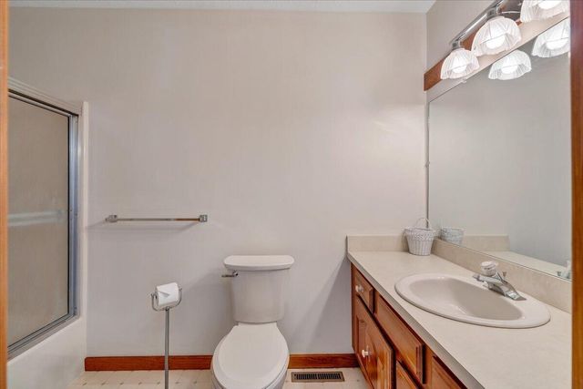 312 Spring DR, Huddleston, VA 24104