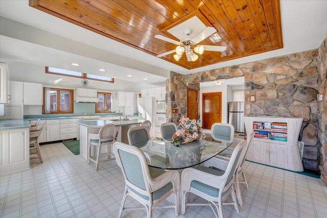 312 Spring DR, Huddleston, VA 24104