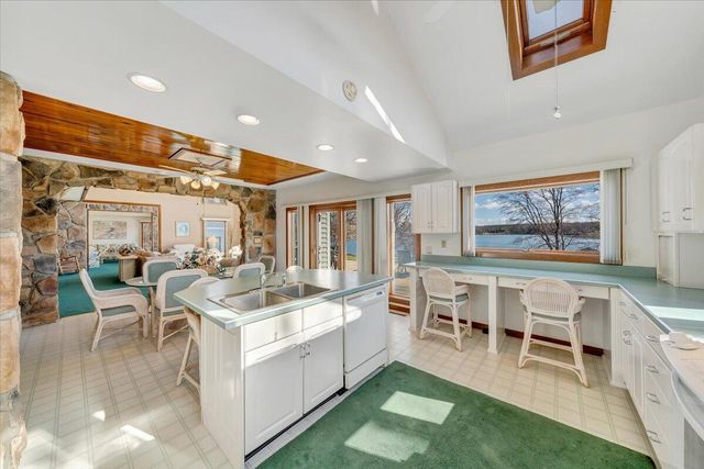 312 Spring DR, Huddleston, VA 24104