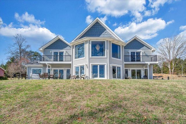 312 Spring DR, Huddleston, VA 24104