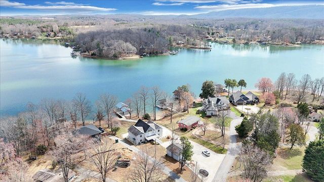 312 Spring DR, Huddleston, VA 24104