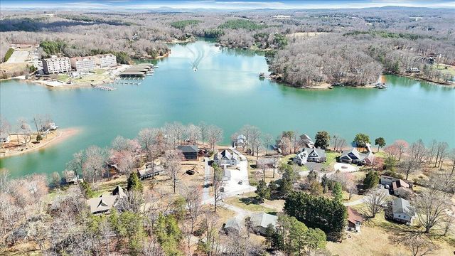 312 Spring DR, Huddleston, VA 24104