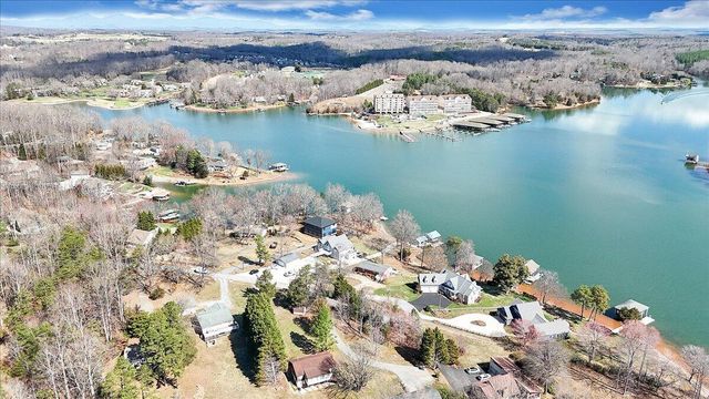 312 Spring DR, Huddleston, VA 24104