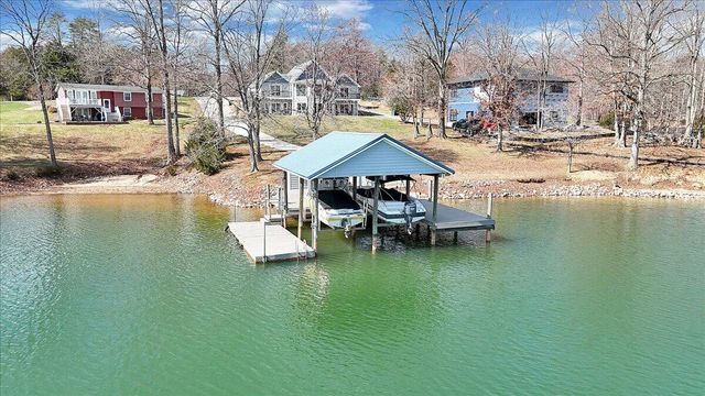 312 Spring DR, Huddleston, VA 24104