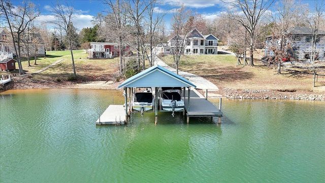 312 Spring DR, Huddleston, VA 24104