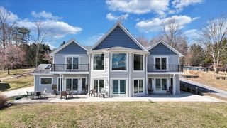 312 Spring DR, Huddleston, VA 24104