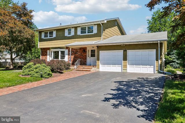 10 SANDTOWN TER, Hamilton, NJ 08690