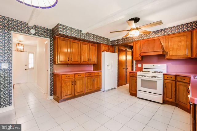 10 SANDTOWN TER, Hamilton, NJ 08690