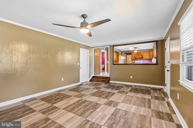 10 SANDTOWN TER, Hamilton, NJ 08690