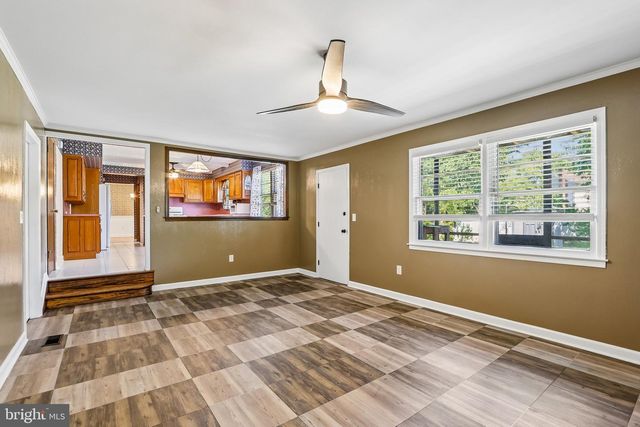 10 SANDTOWN TER, Hamilton, NJ 08690
