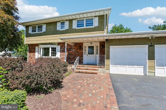 10 SANDTOWN TER, Hamilton, NJ 08690