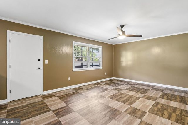 10 SANDTOWN TER, Hamilton, NJ 08690