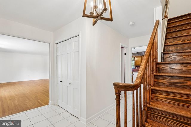 10 SANDTOWN TER, Hamilton, NJ 08690
