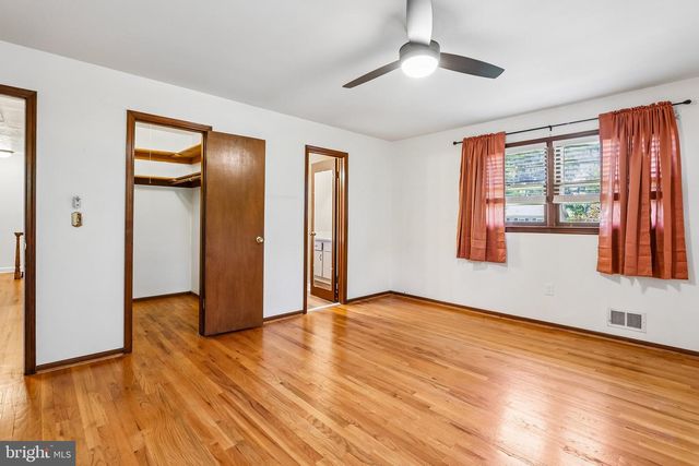 10 SANDTOWN TER, Hamilton, NJ 08690