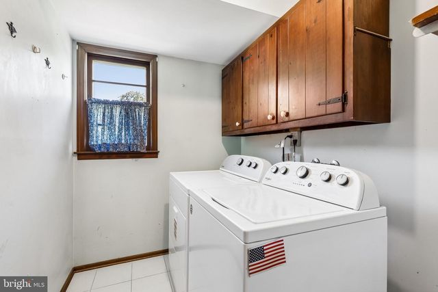 10 SANDTOWN TER, Hamilton, NJ 08690