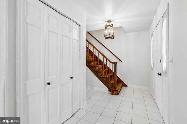 10 SANDTOWN TER, Hamilton, NJ 08690