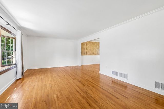 10 SANDTOWN TER, Hamilton, NJ 08690